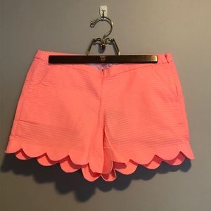 NWT Lilly scalloped shorts